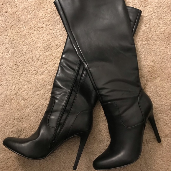 JustFab Shoes - Black high heel boots